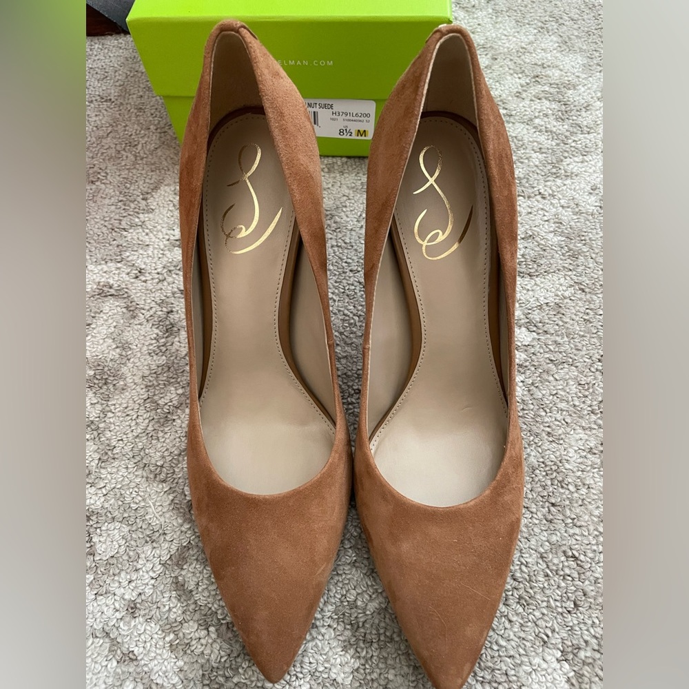 Sam Edelman Hazel Pump- Walnut Suede